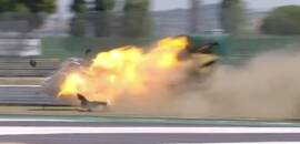 Acidente: Lamborghini pega fogo após colisão assustadora em Misano