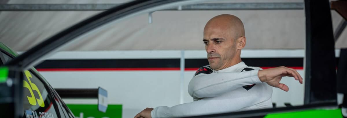 Dos campos para o TCR: Mariano Pernía entre o futebol e o automobilismo