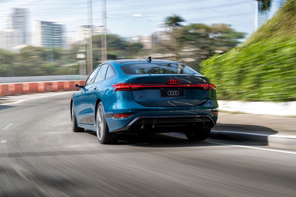 Audi A6 Sportback e-tron 2025 chega por R$ 649.990 como o mais aerodinâmico da história da marca