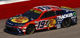 NASCAR: Briscoe segura Reddick no final e vence em Darlington