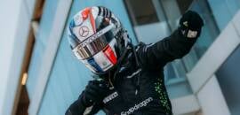F1: Hamilton exalta Doriane Pin ter guiado seu W12 em Silverstone