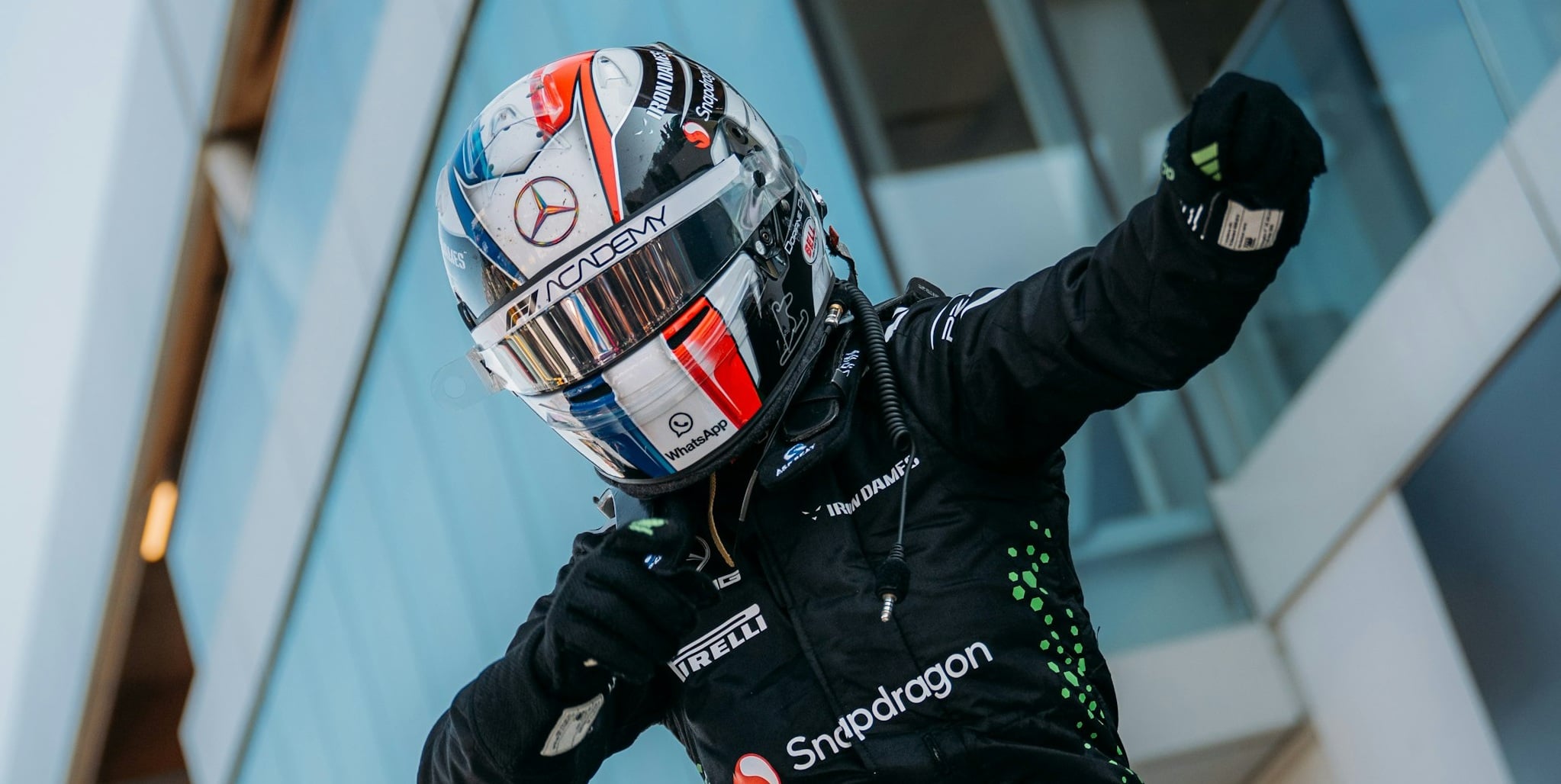 Campeã da F1 Academy vira piloto de desenvolvimento da Mercedes