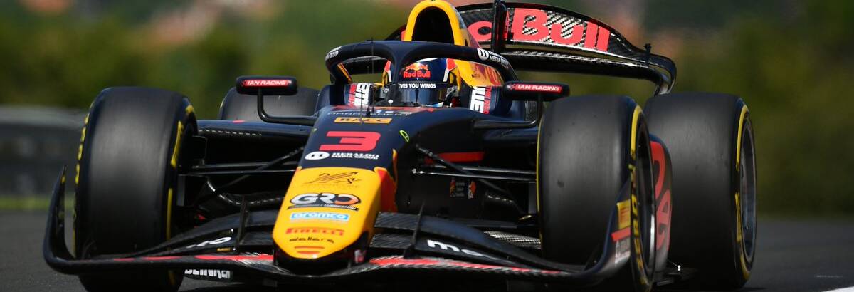 F2: Martí segura ataques de Lindblad e Dunne e vence Sprint da Hungria