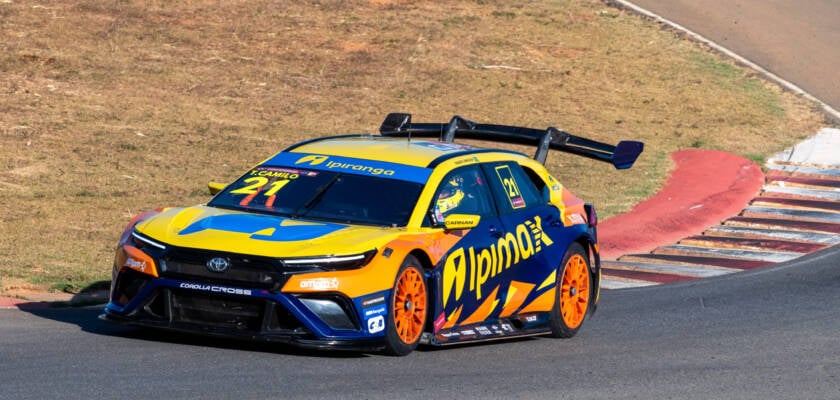 Embalada por vitória e volta mais rápida, TOYOTA GAZOO Racing parte para Cascavel e busca manter bom momento na Stock Car Thiago Camilo