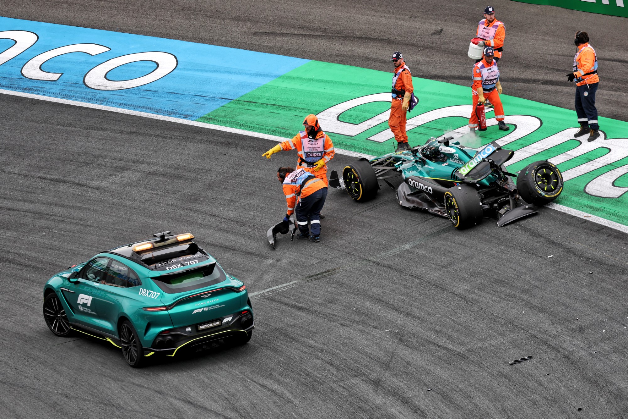F1: Confira as imagens dos primeiros treinos do GP da Holanda Lance Stroll (CDN) Aston Martin F1 Team AMR25 crashed in the second practice session.