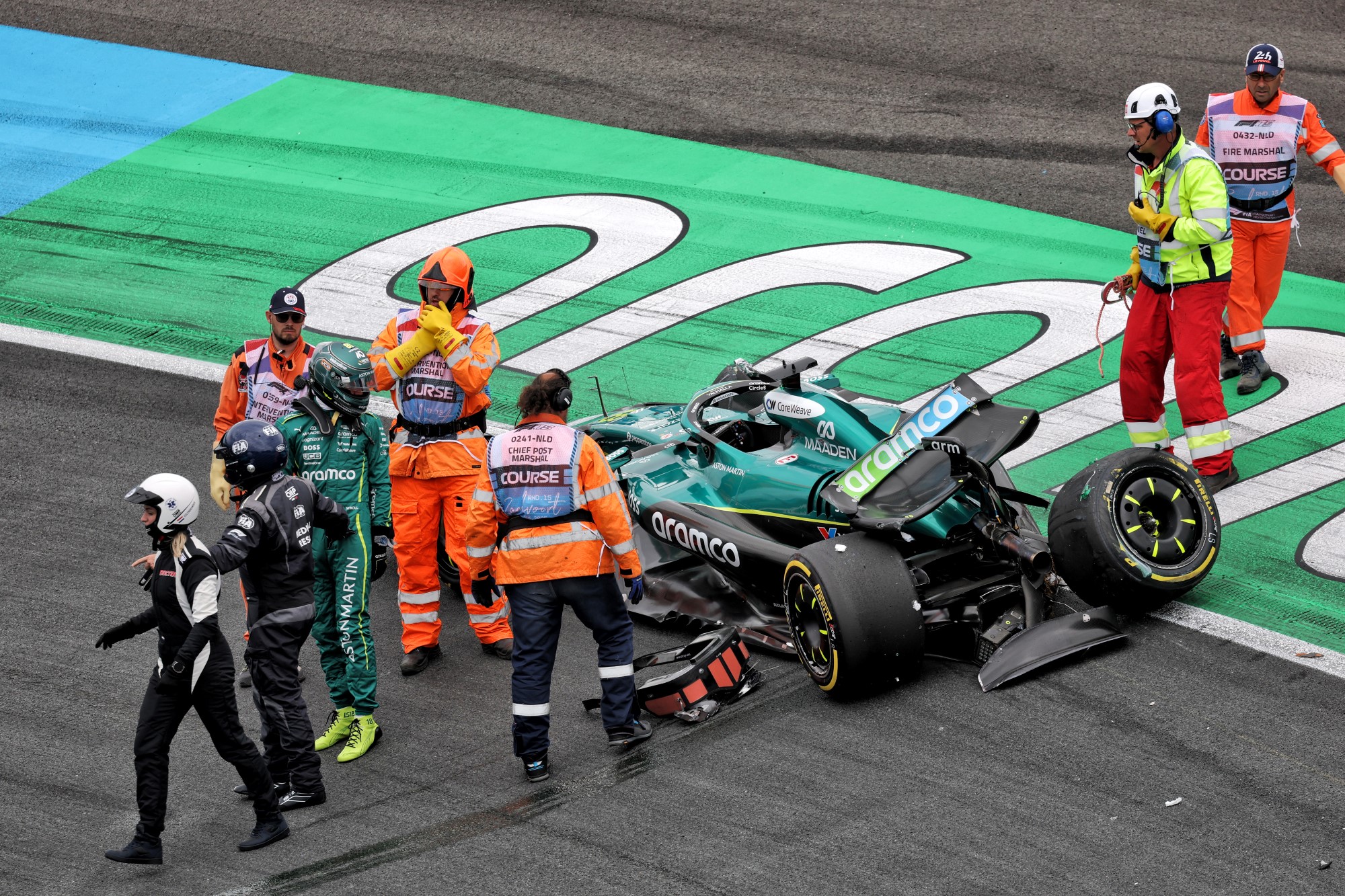 F1: Confira as imagens dos primeiros treinos do GP da Holanda Lance Stroll (CDN) Aston Martin F1 Team AMR25 crashed in the second practice session.