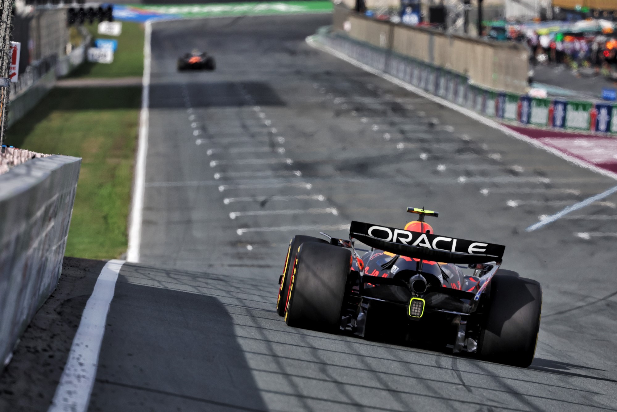 Yuki Tsunoda (JPN) Red Bull Racing RB21.