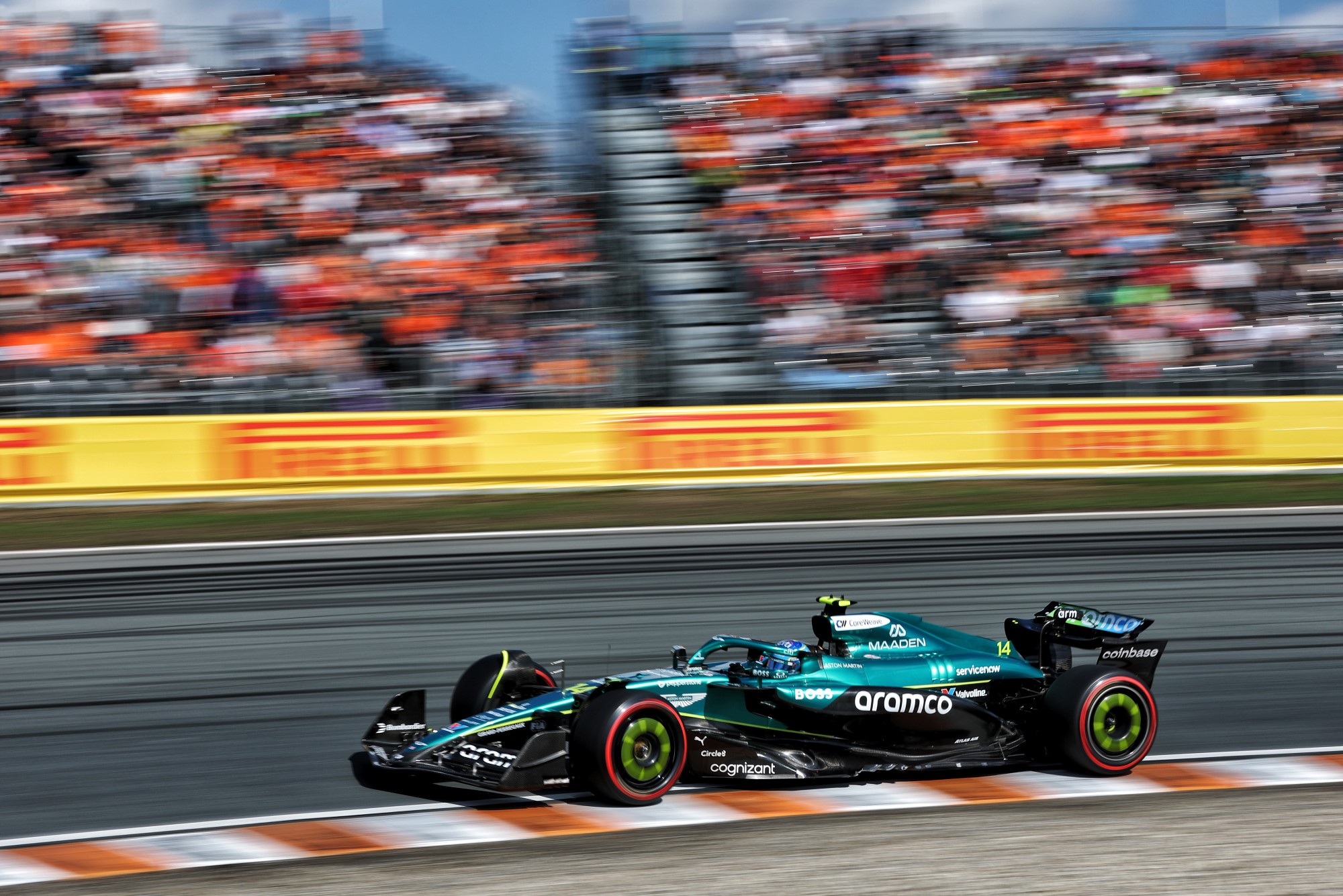 Fernando Alonso (ESP) Aston Martin F1 Team AMR25.