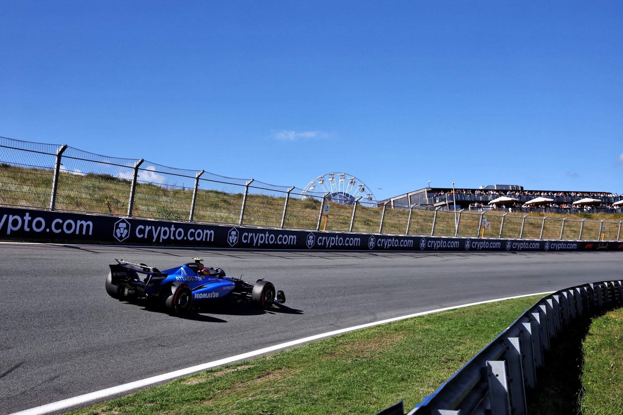 Carlos Sainz (ESP) Atlassian Williams Racing FW47.