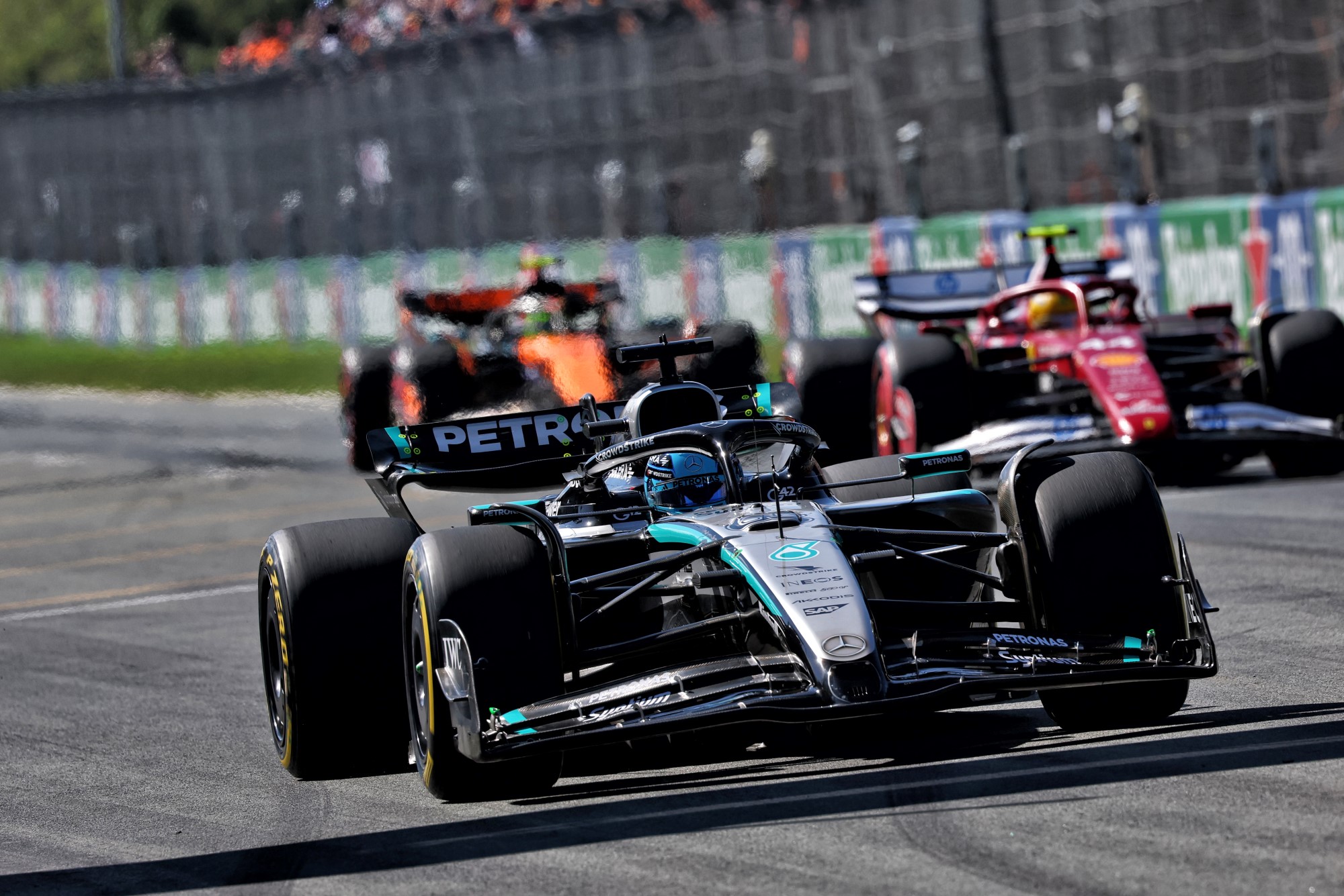 F1: Mercedes explica por que não impediu disputa entre Russell e Antonelli em Baku George Russell (GBR) Mercedes AMG F1 W16.