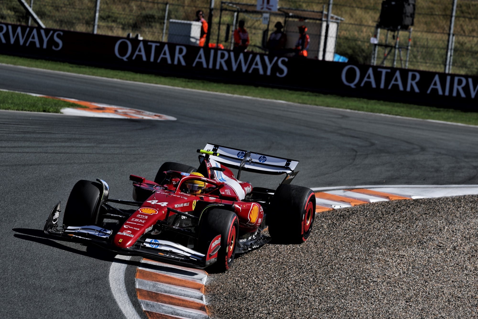 F1: Após abandono na Holanda, Hamilton leva punição e perderá posições na Itália Lewis Hamilton (GBR) Ferrari SF-25.