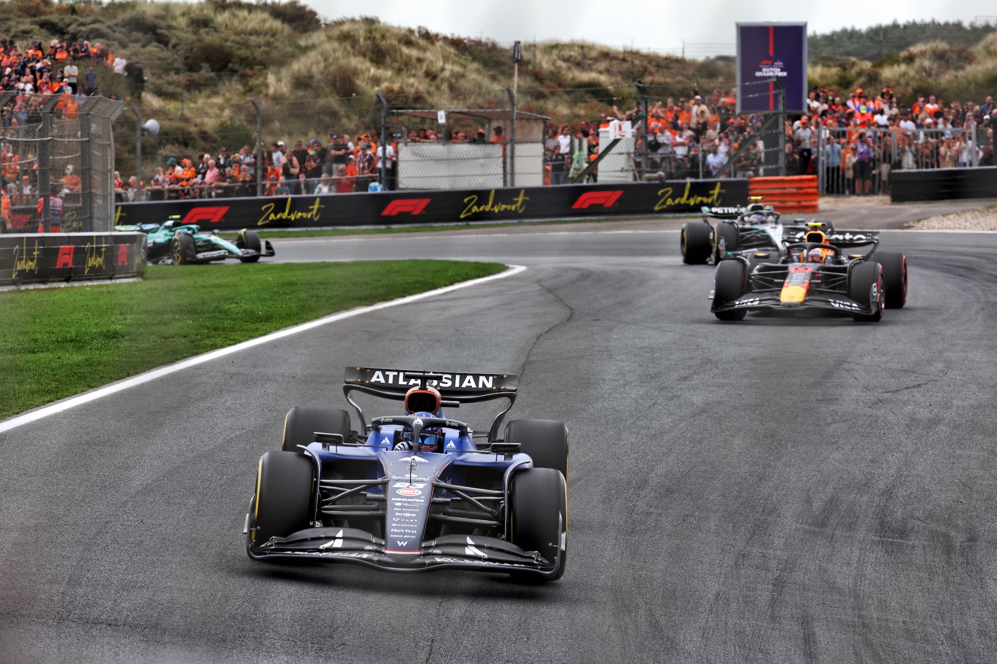 F1: Veja a galeria completa do GP da Holanda 2025 Alexander Albon (THA) Atlassian Williams Racing FW47.