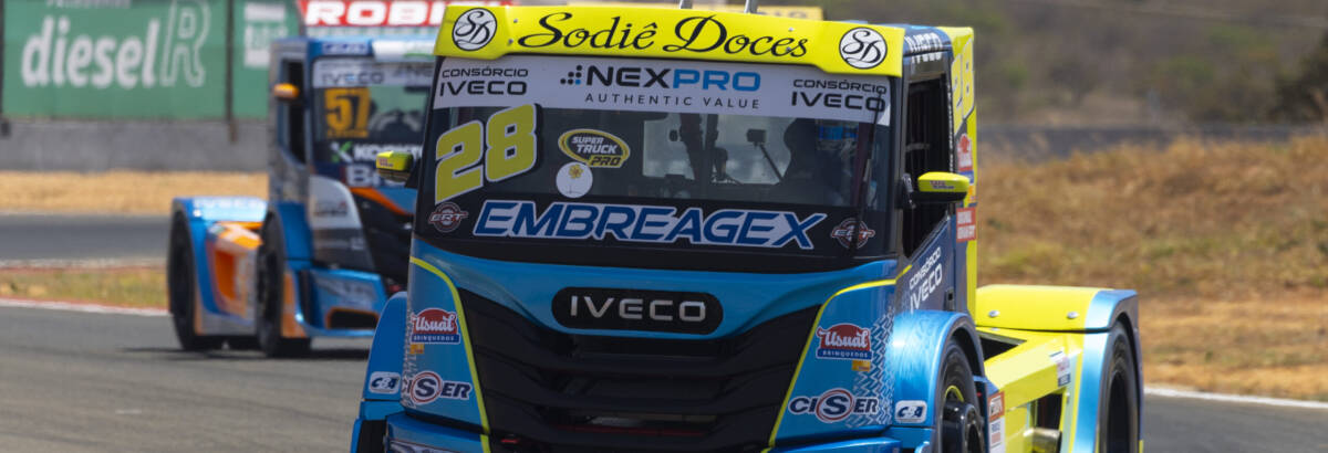 Iveco Usual Racing larga da primeira fila da Copa Truck com Dirani em Curvelo