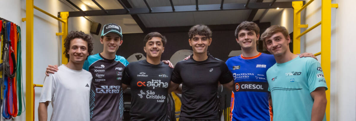 Pilotos brasileiros participam de seletiva para programa da NASCAR nos EUA