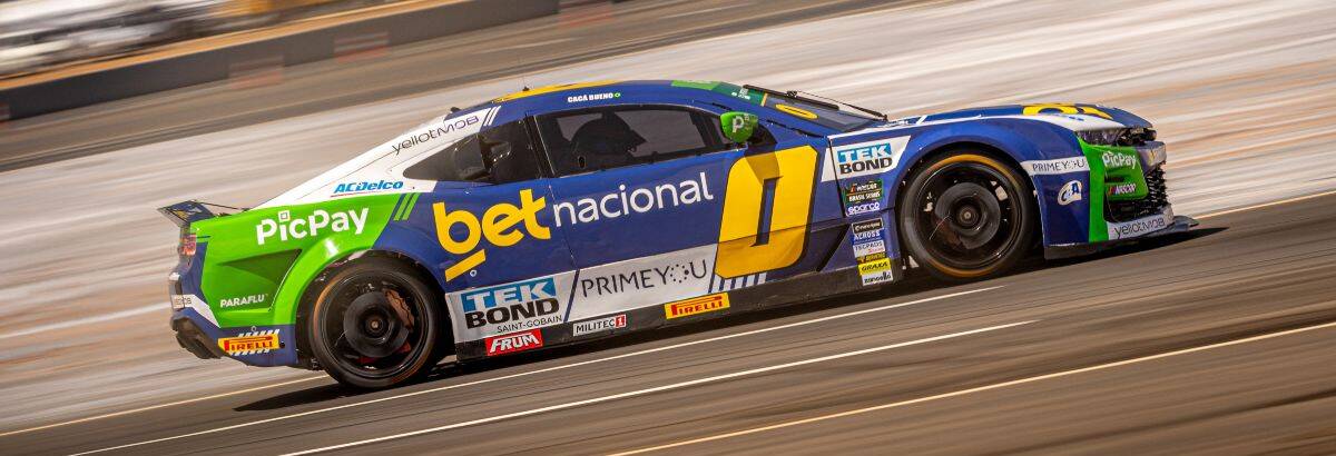 Cacá Bueno é o terceiro colocado em corrida classificatória da NASCAR Special Edition em Curvelo (MG)