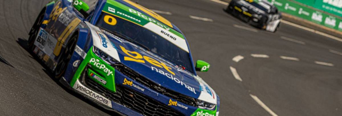 Cacá Bueno conquista pódio com segundo lugar no oval de Curvelo