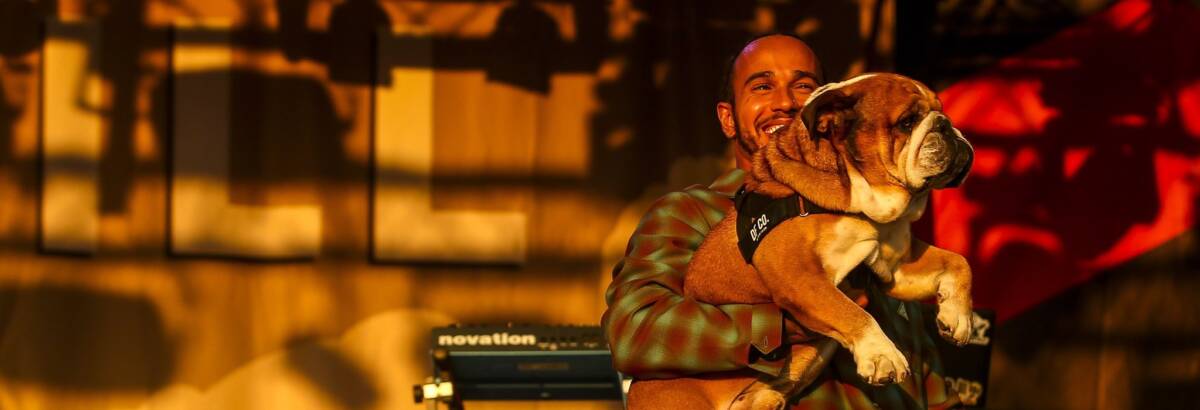 F1: Hamilton se emociona com homenagem a Roscoe no GP do México