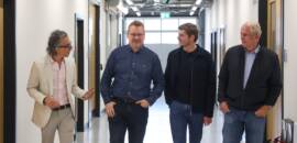 F1: Verstappen inspeciona bastidores do motor 2026 da Red Bull