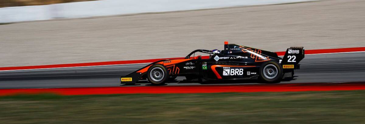 Pedro Clerot conquista pódio em Barcelona na FRECA e sobe para terceiro no campeonato