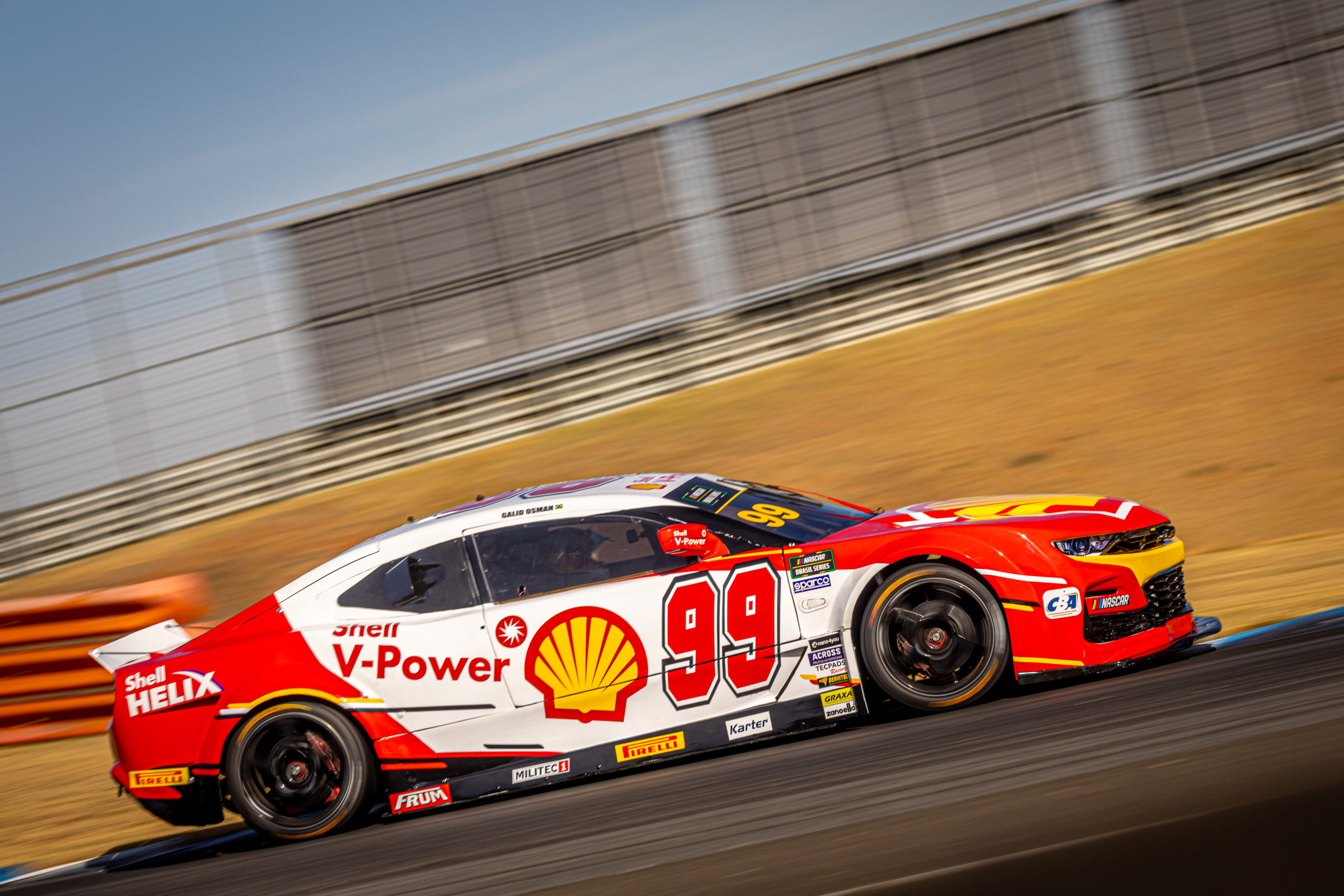 Galid Osman corre pela 1ª vez em circuito oval com a etapa da