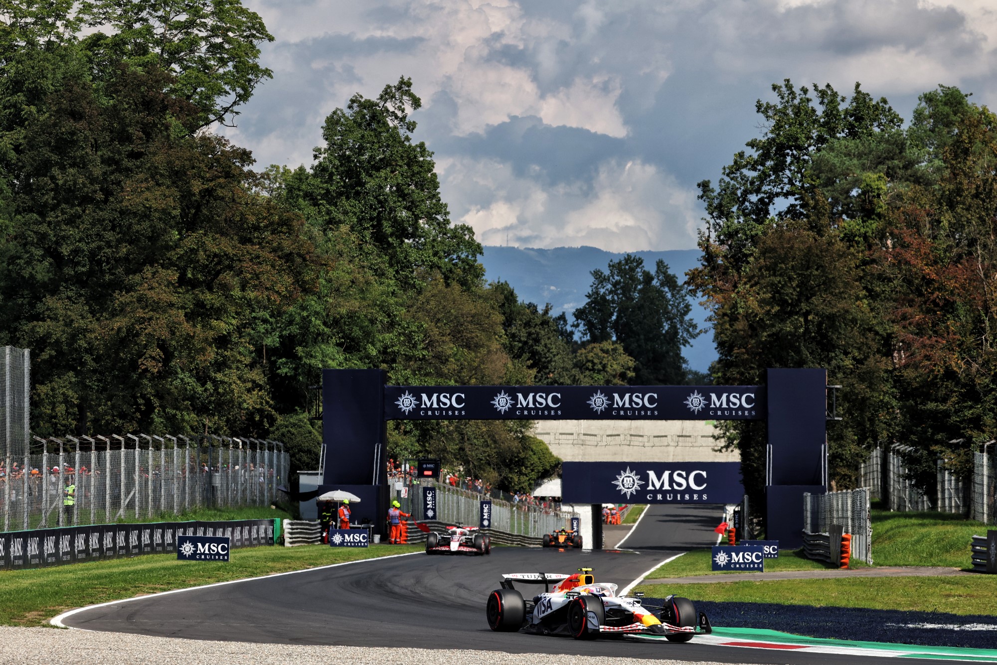 F1: Pilotos da Racing Bulls otimistas, mas cientes dos desafios em Monza Liam Lawson (NZL) Racing Bulls VCARB 02.