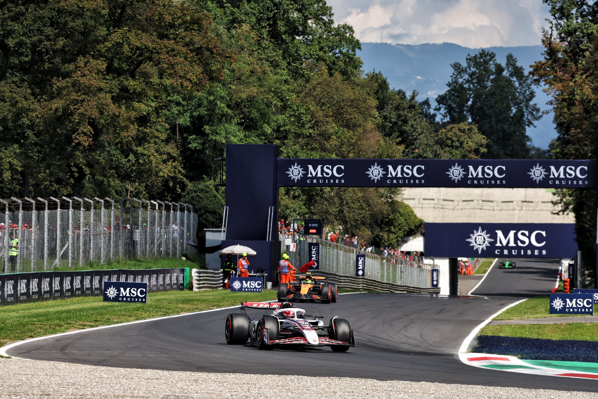 Esteban Ocon (FRA) Haas VF-25.