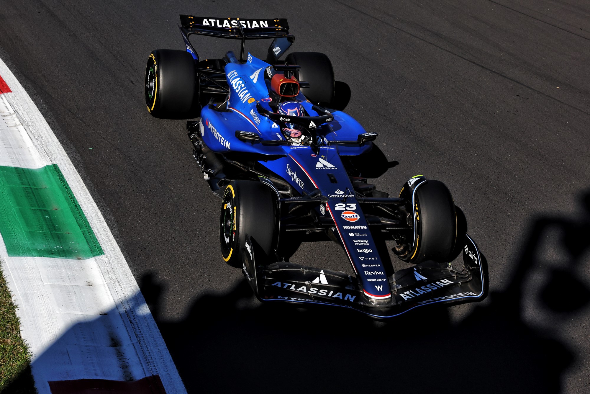 F1: Williams se destaca com Sainz e Albon em dia de treinos na Itália Alexander Albon (THA) Atlassian Williams Racing FW47.