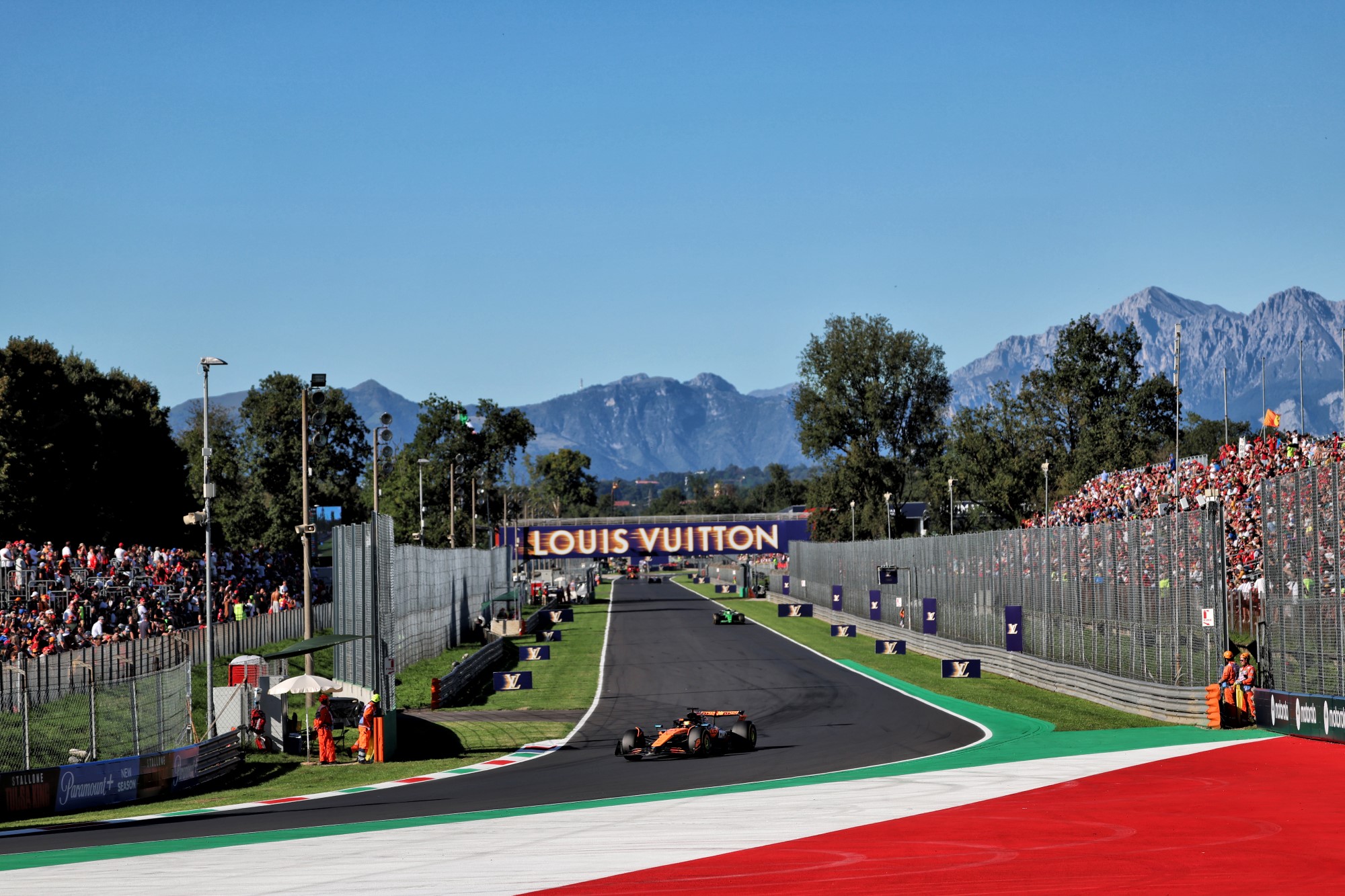 F1: McLaren segue confiante em Monza, apesar de alguns desafios na sexta-feira Oscar Piastri (AUS) McLaren MCL39.