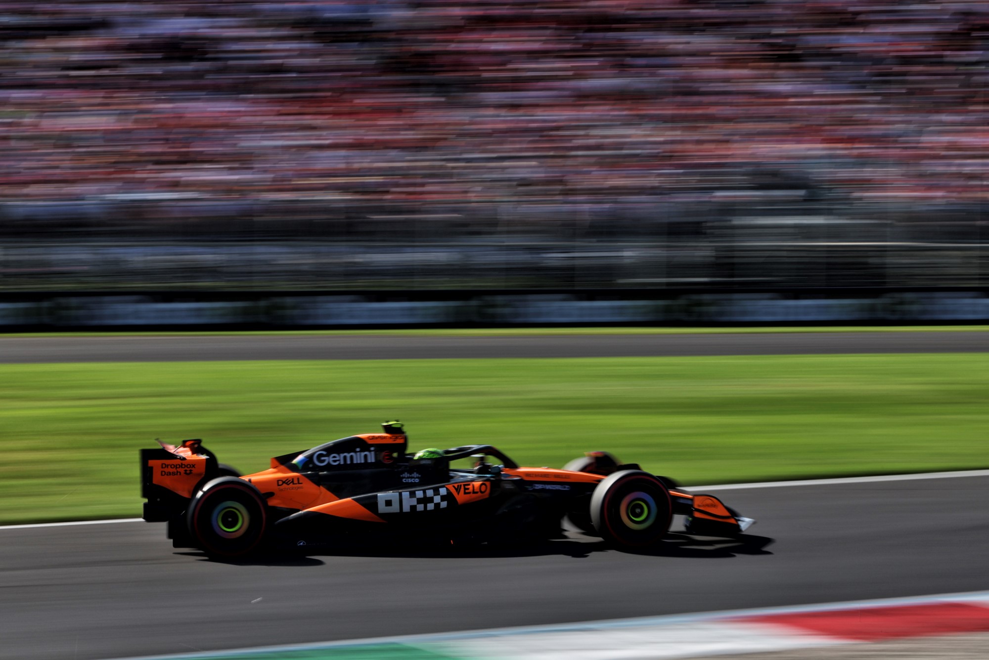 F1: Norris revela desejo de explorar novas categorias no automobilismo Lando Norris (GBR) McLaren MCL39.