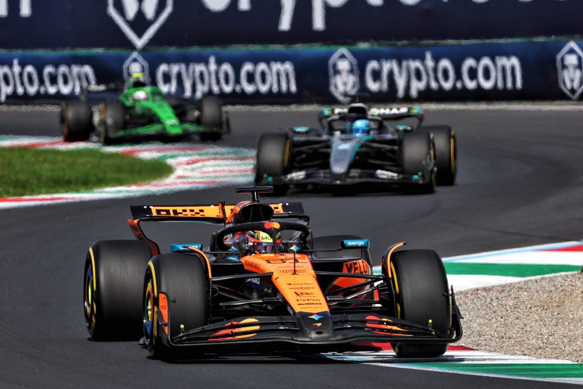 Oscar Piastri (AUS) McLaren MCL39.