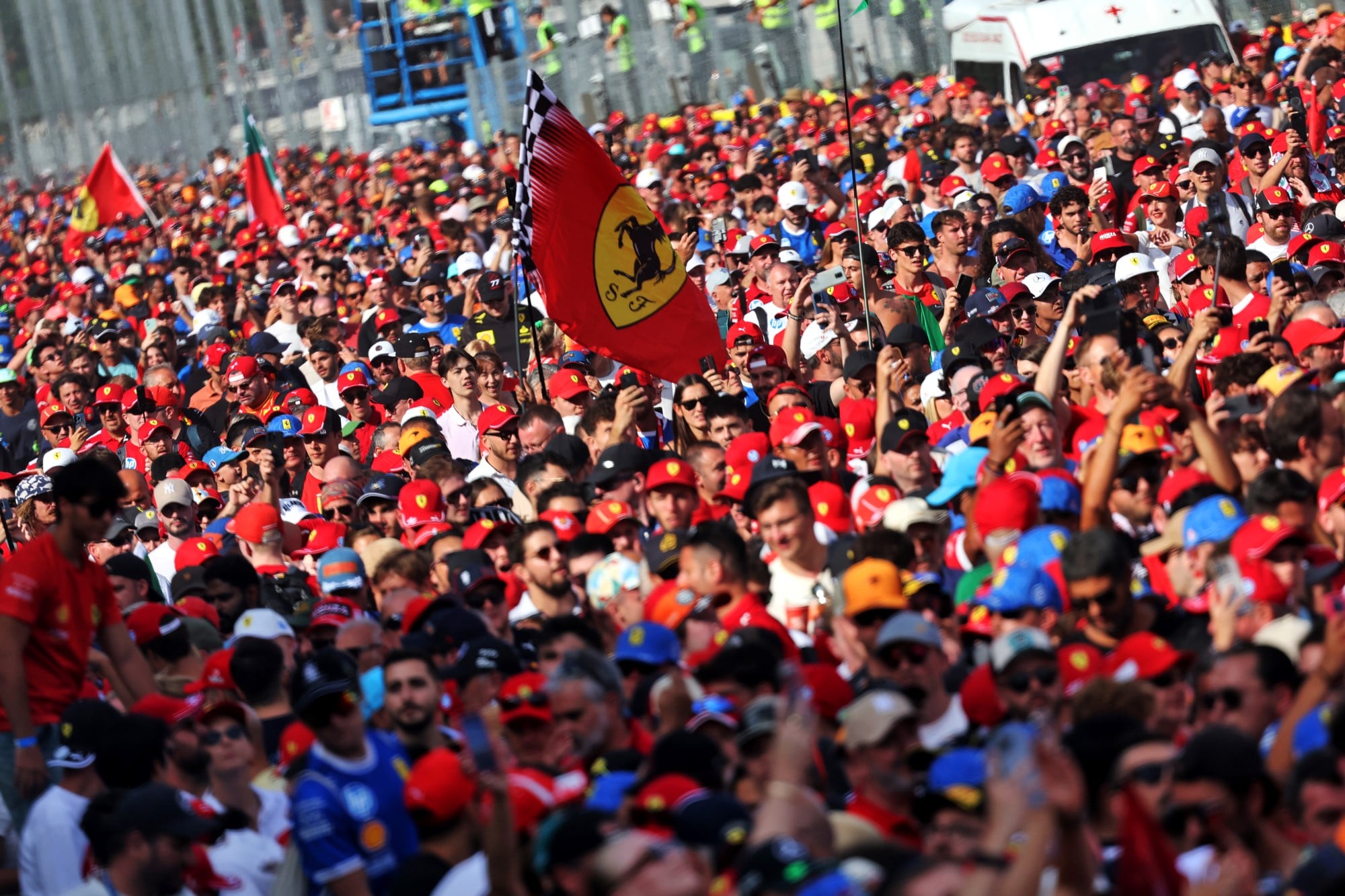 F1: Troféu do GP da Itália causa estranheza entre fãs