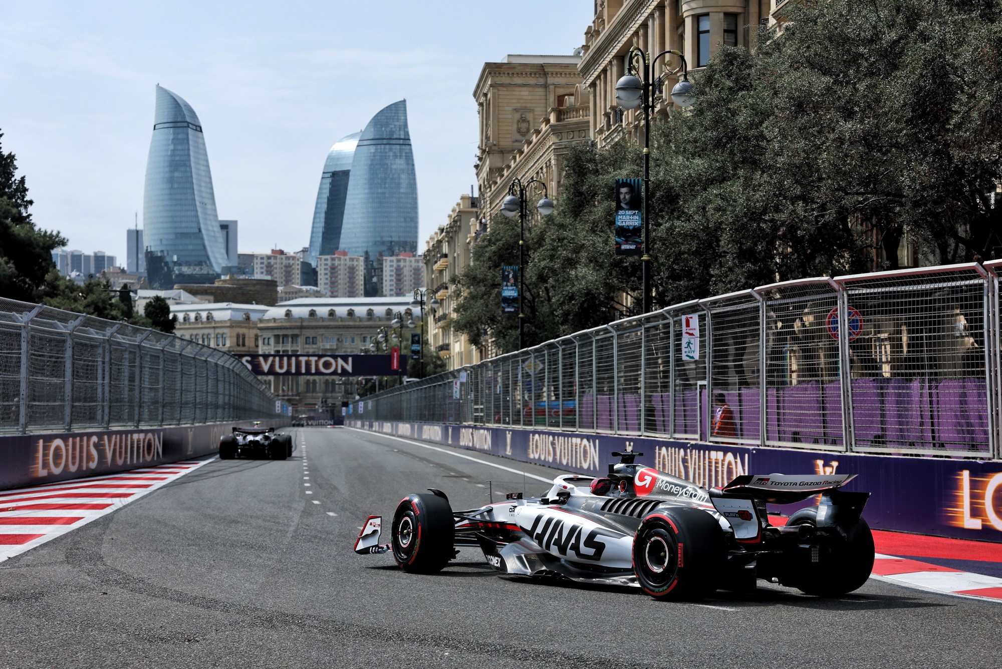 Galeria: Confira as imagens do primeiro dia da F1 no Azerbaijão Esteban Ocon (FRA) Haas VF-25.