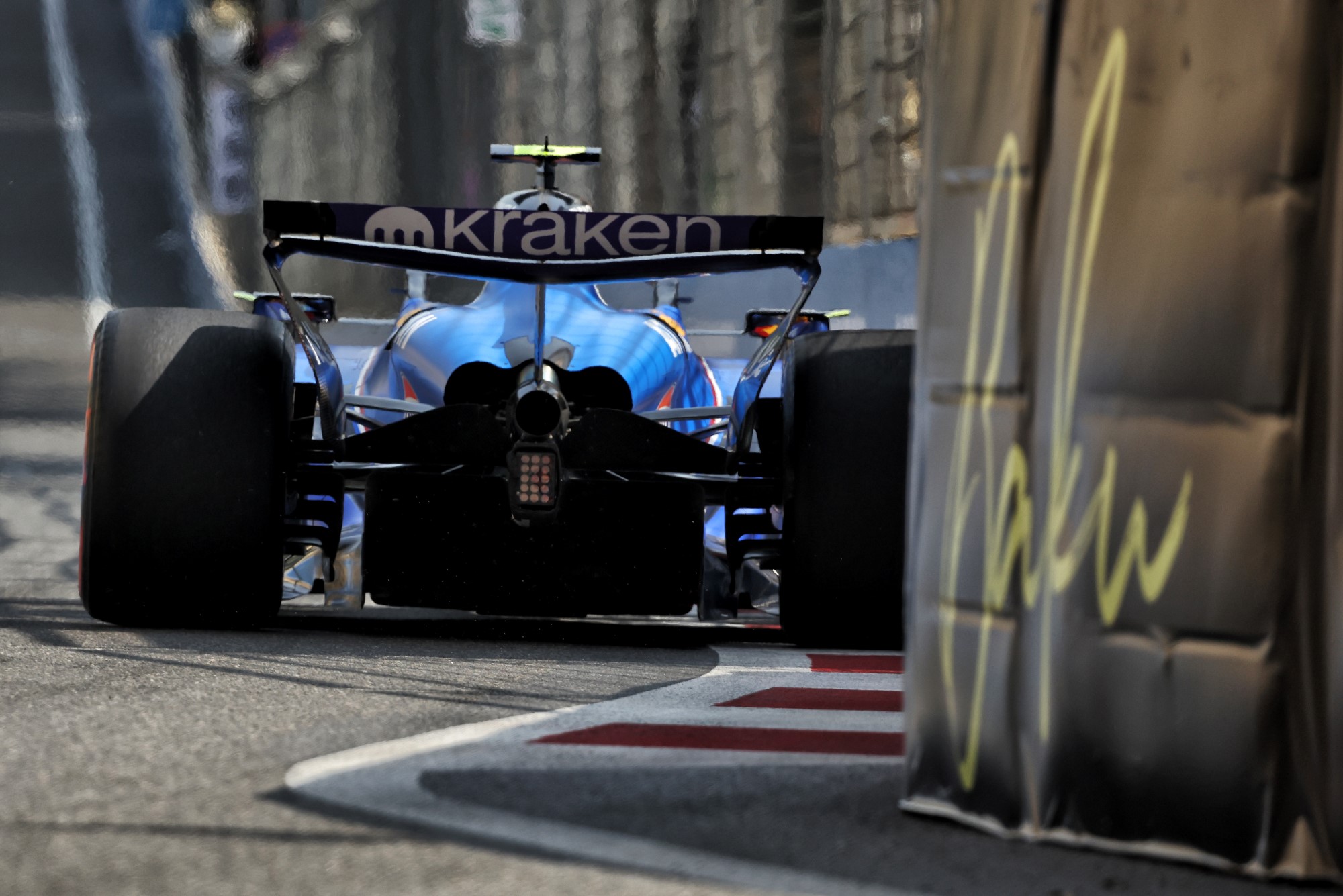 Galeria: Confira as imagens do primeiro dia da F1 no Azerbaijão Carlos Sainz (ESP) Atlassian Williams Racing FW47.