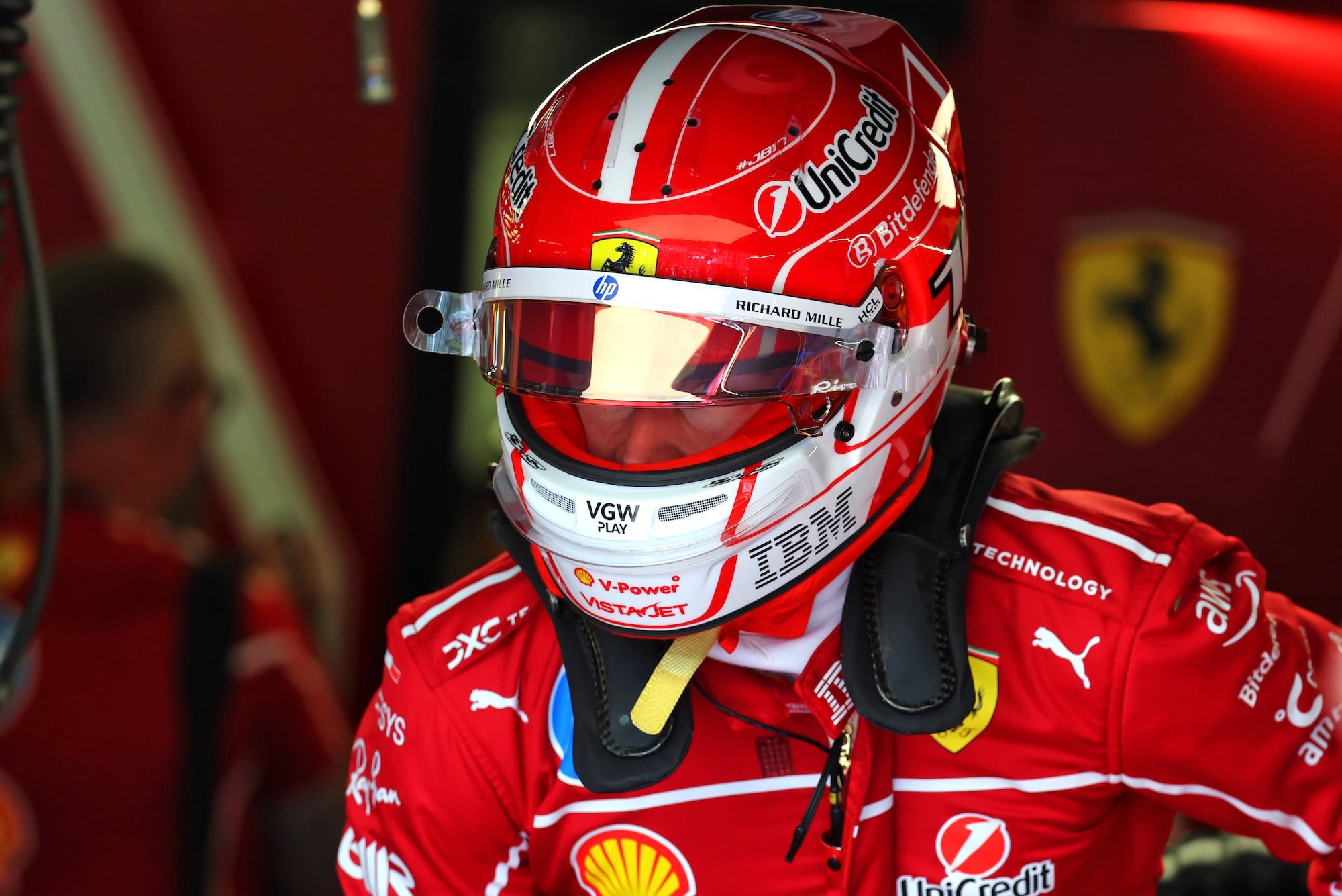 F1: Críticas de Leclerc geram clima tenso na Ferrari Charles Leclerc (MON) Ferrari SF-25.