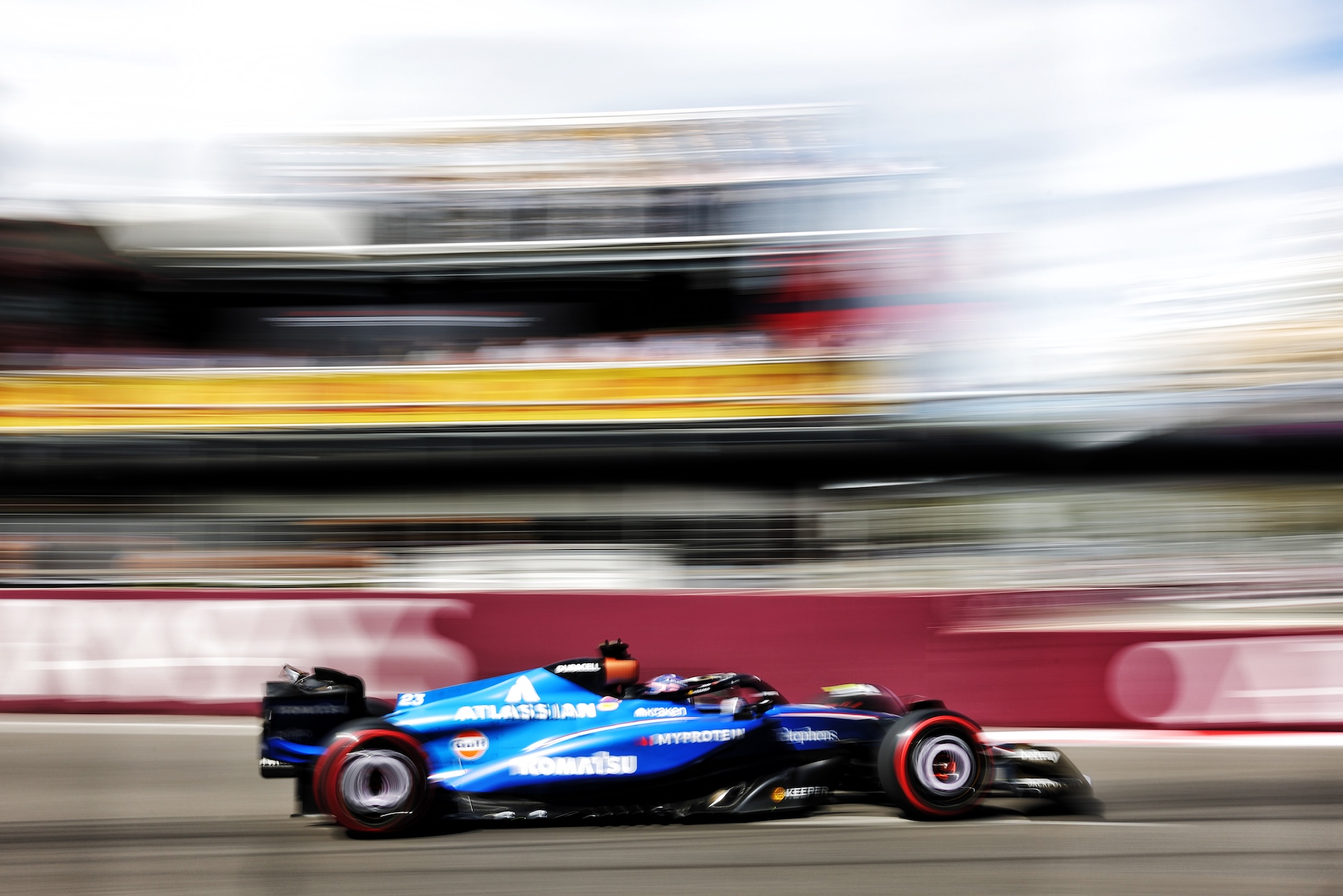 F1: Williams mira sequência positiva com Albon e Sainz em Singapura Alexander Albon (THA) Atlassian Williams Racing FW47.