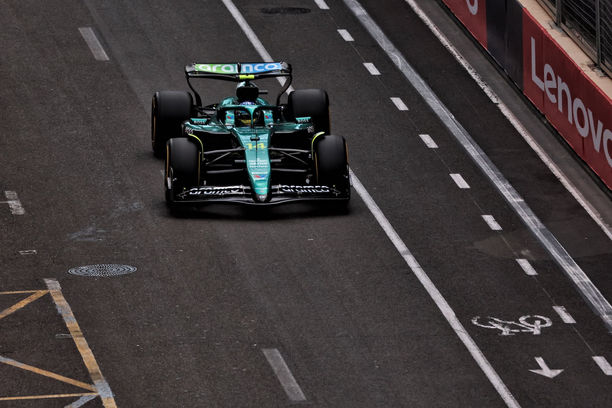 Fernando Alonso (ESP) Aston Martin F1 Team AMR25.