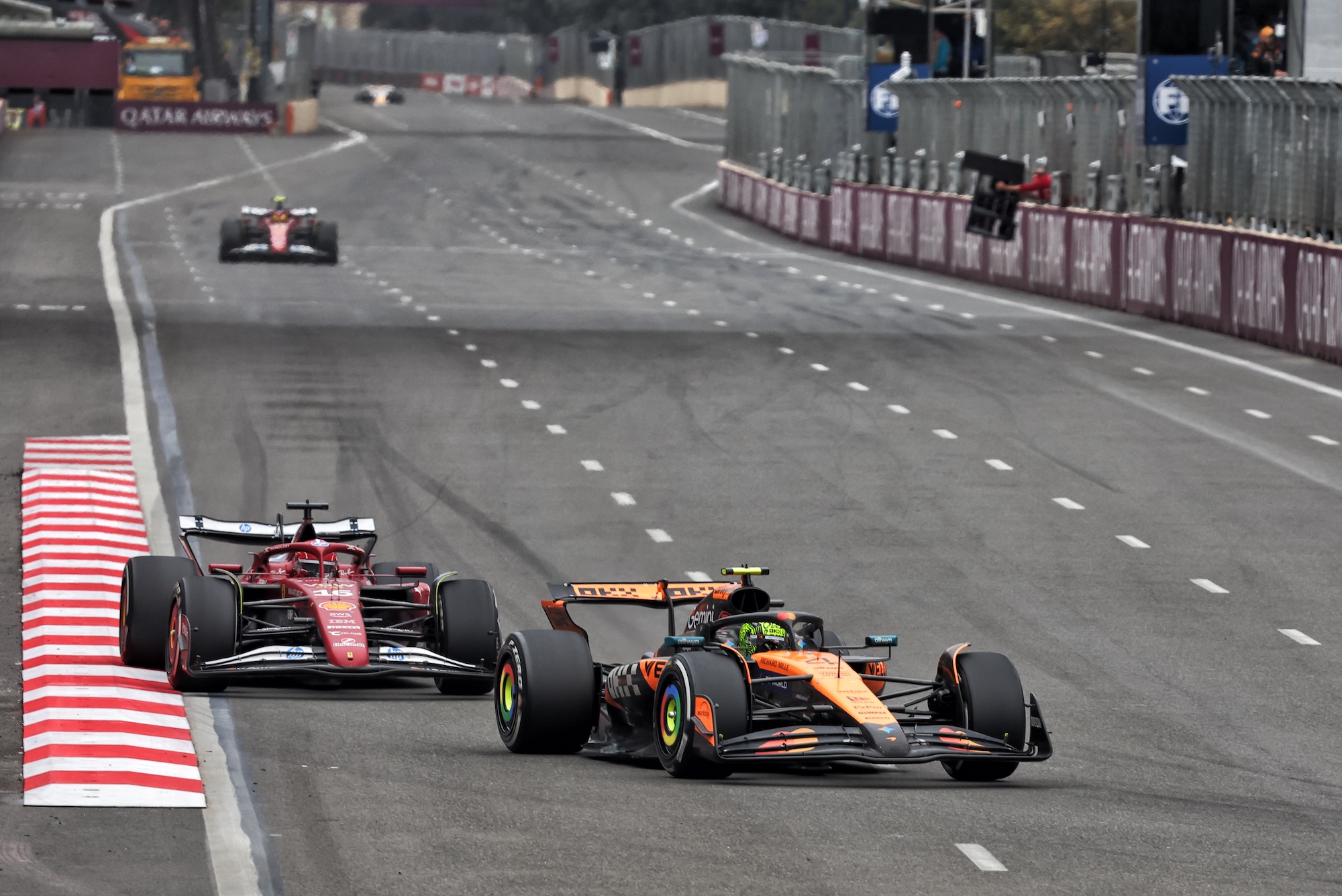 F1: Norris cola ainda mais em Piastri após GP do Azerbaijão. Confira classificação Lando Norris (GBR) McLaren MCL39.