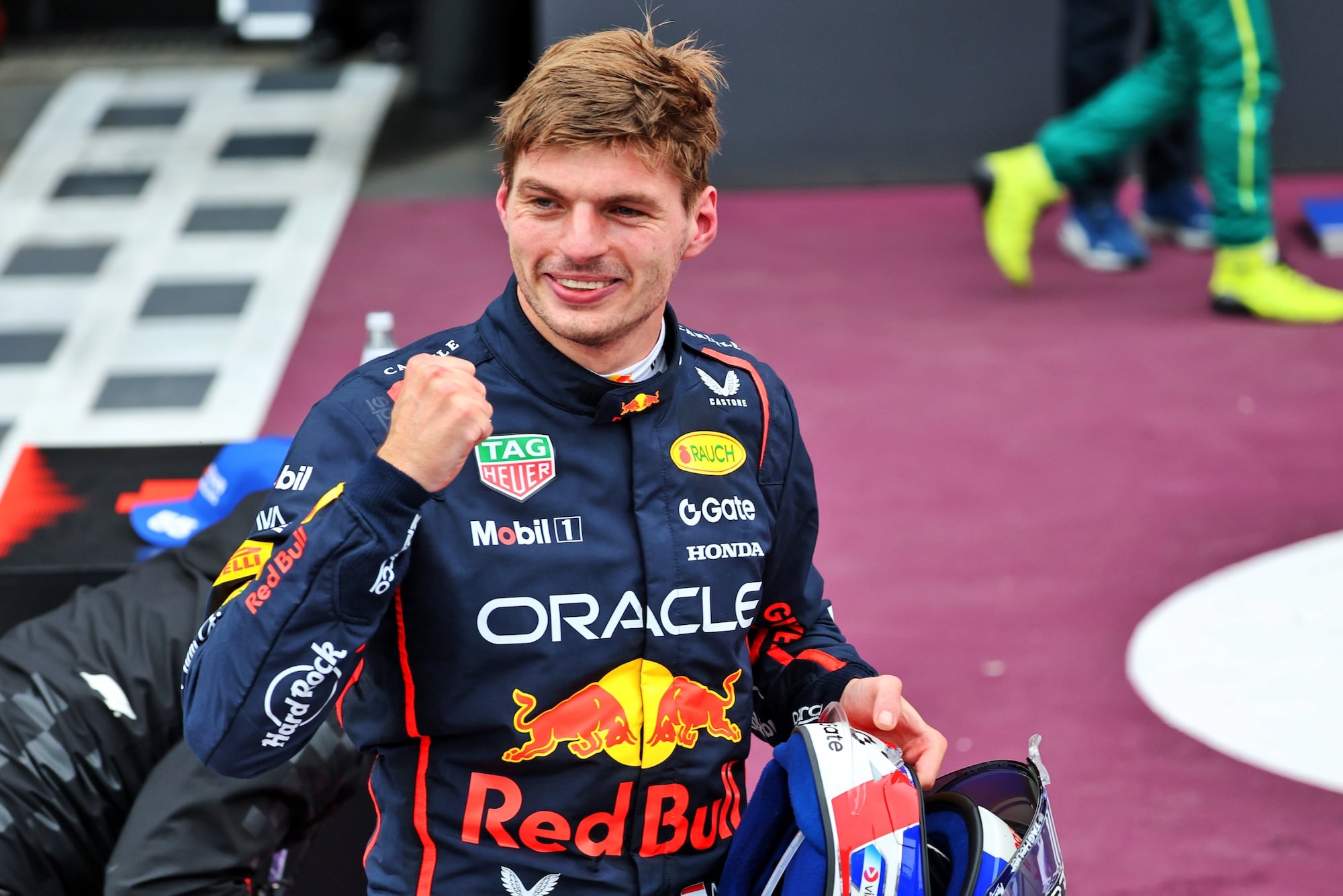 F1: "Atualizações devolveram chance de lutar na frente", afirmou Verstappen Race winner Max Verstappen (NLD) Red Bull Racing celebrates in parc ferme.
