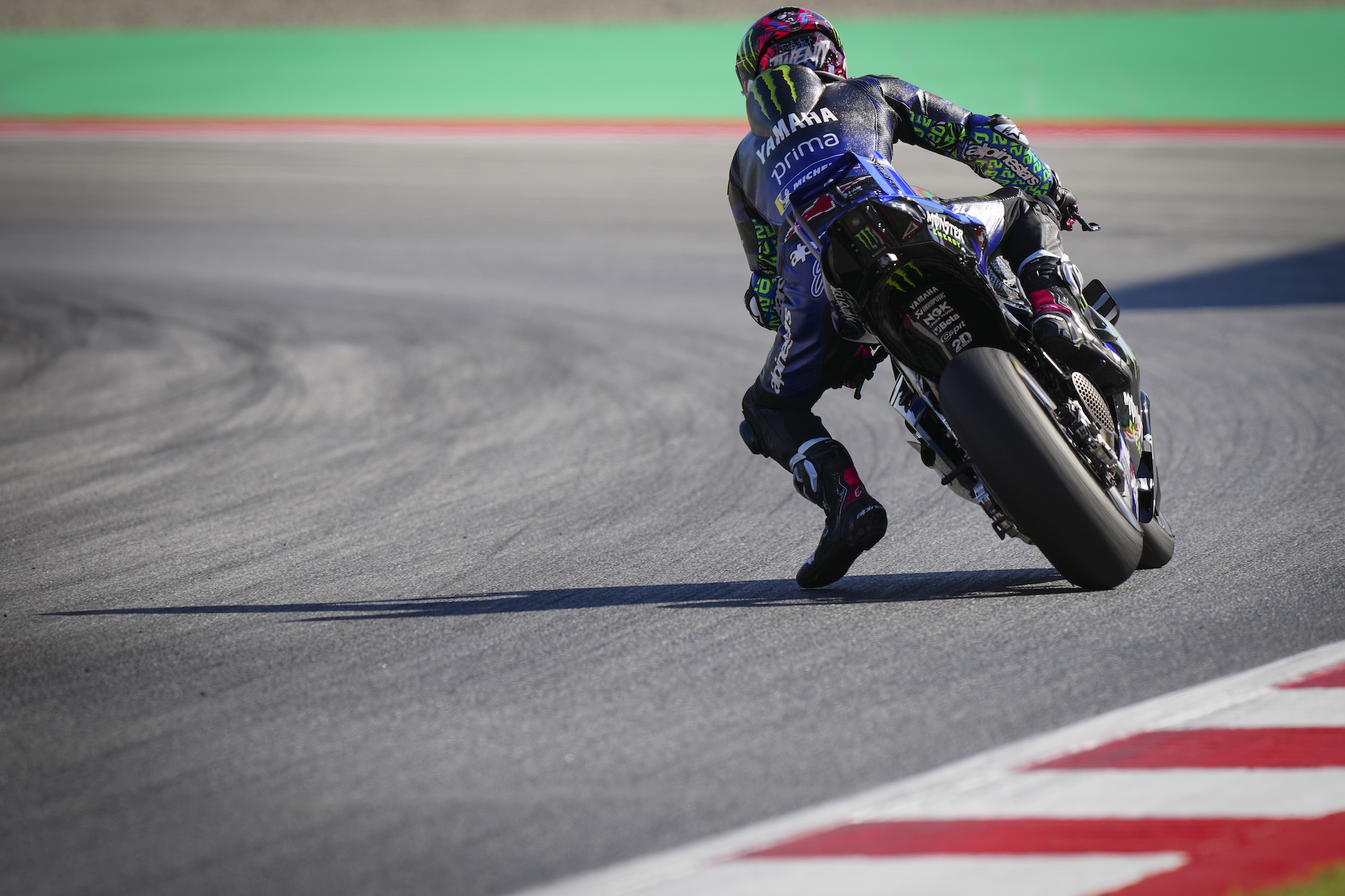 MotoGP: Alex Marquez faz pole em Barcelona e Bagnaia decepciona com P21