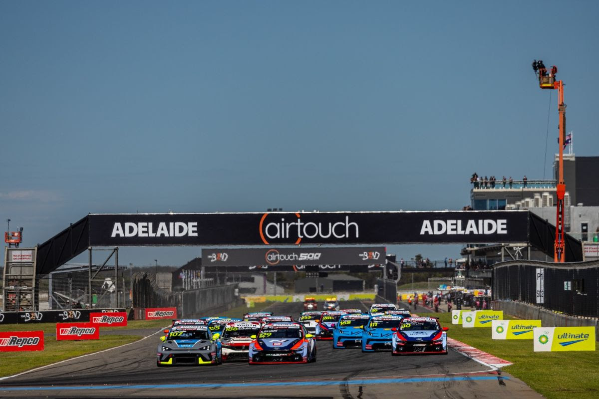 Sul-americanos fazem história no FIA TCR World Tour na Austrália Sul-americanos fazem história no FIA TCR World Tour na Austrália