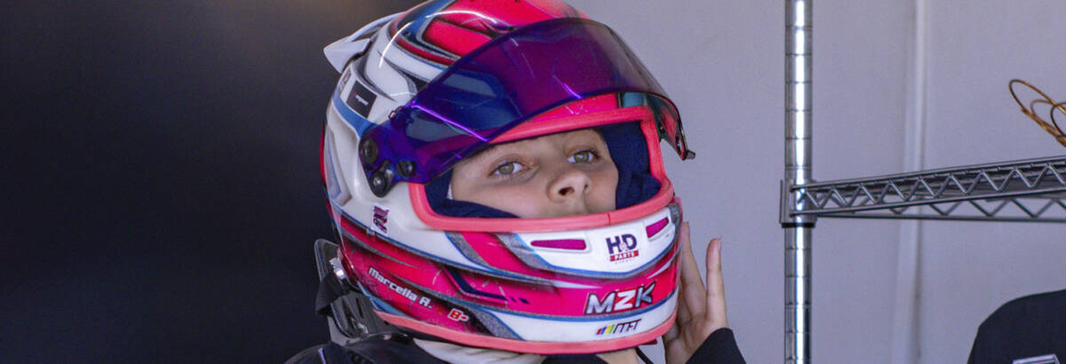 Com apenas 13 anos, Marcella Assumpção surpreende em sua primeira experiência nos carros em Tarumã