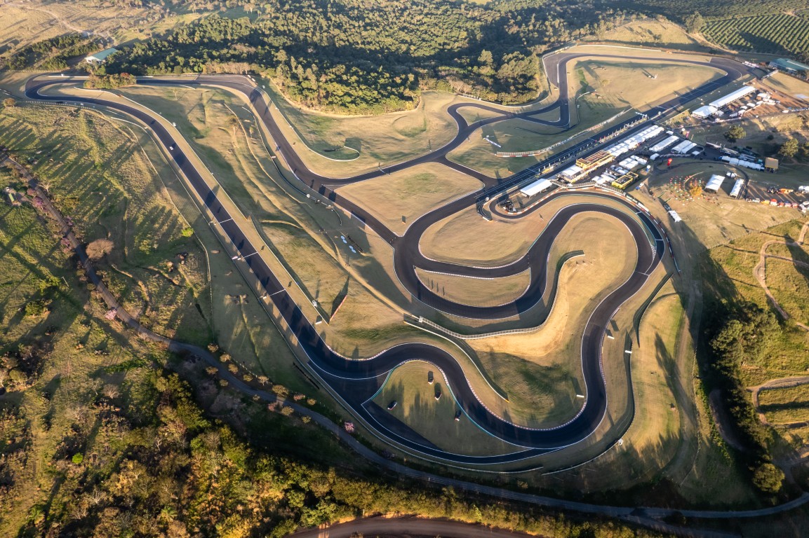 Confira os horários do TCR South America e TCR Brasil no Velocitta Confira os horários do TCR South America e TCR Brasil no Velocitta