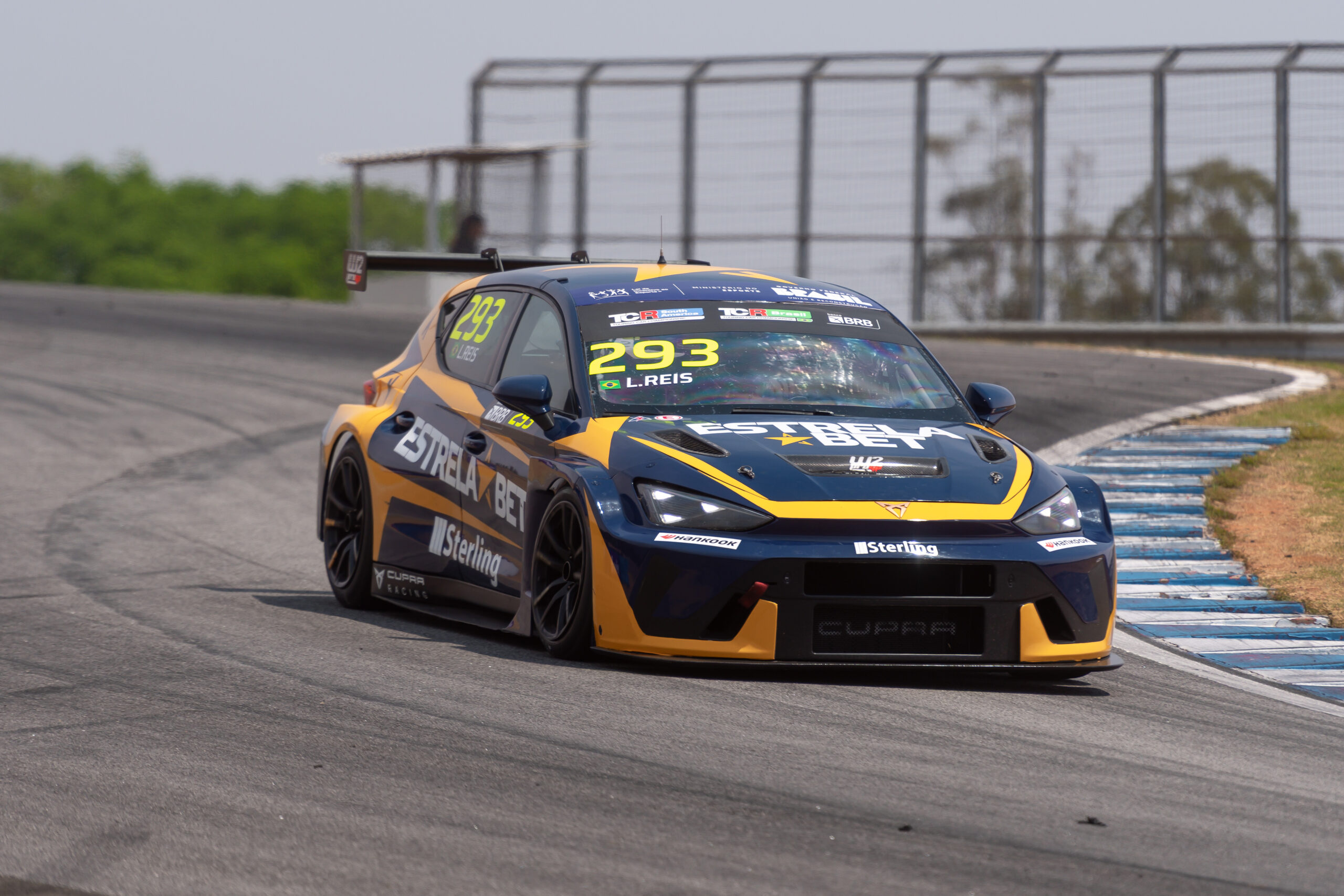 Pilotos destacam calor, adaptação e confiança na abertura do TCR no Velocitta Pilotos destacam calor, adaptação e confiança na abertura do TCR no Velocitta