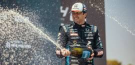 Piquet Jr. comemora primeira vitória no TCR e destaca alívio