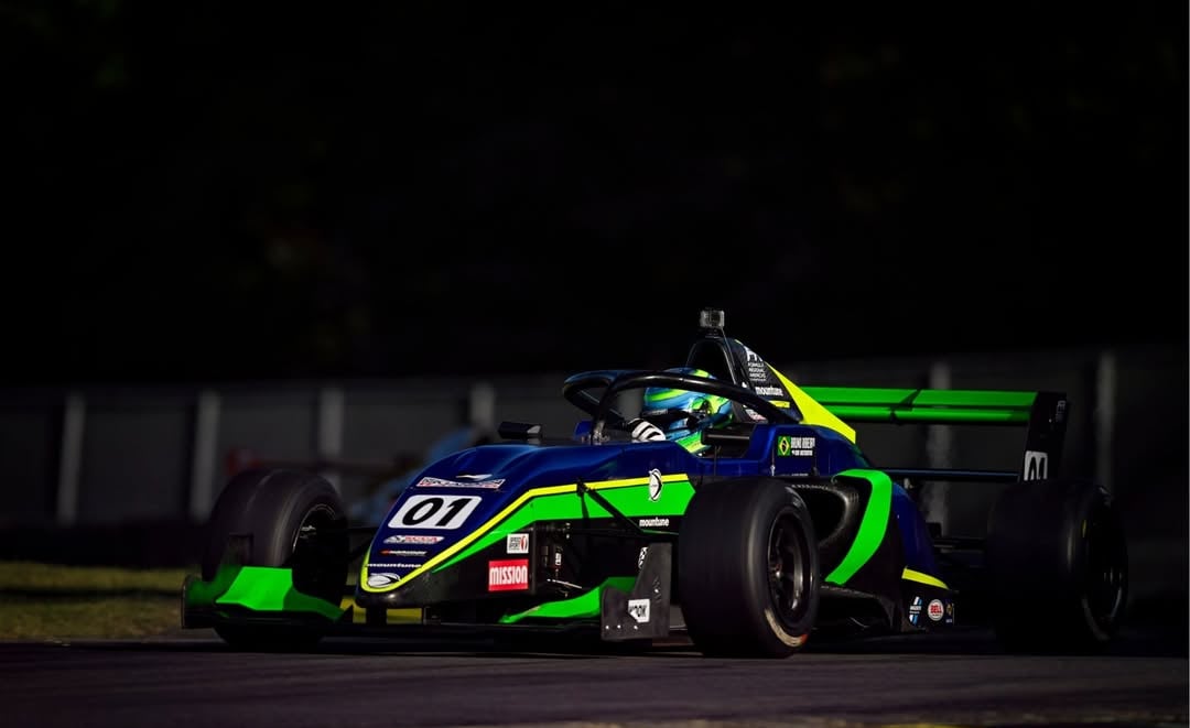 Bruno Ribeiro chega na decisão da Fórmula Regional Américas disputando o título em Barber Bruno Ribeiro