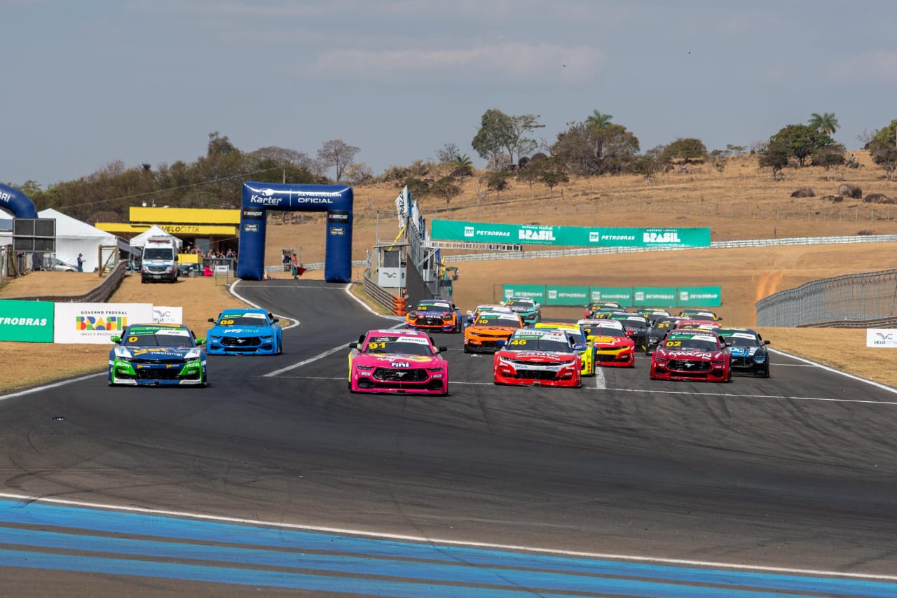 Confira a programação completa da oitava e penúltima etapa da NASCAR Brasil