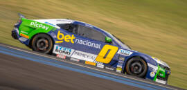 Cacá Bueno inicia treinos da NASCAR Brasil no Velocitta com o terceiro melhor tempo