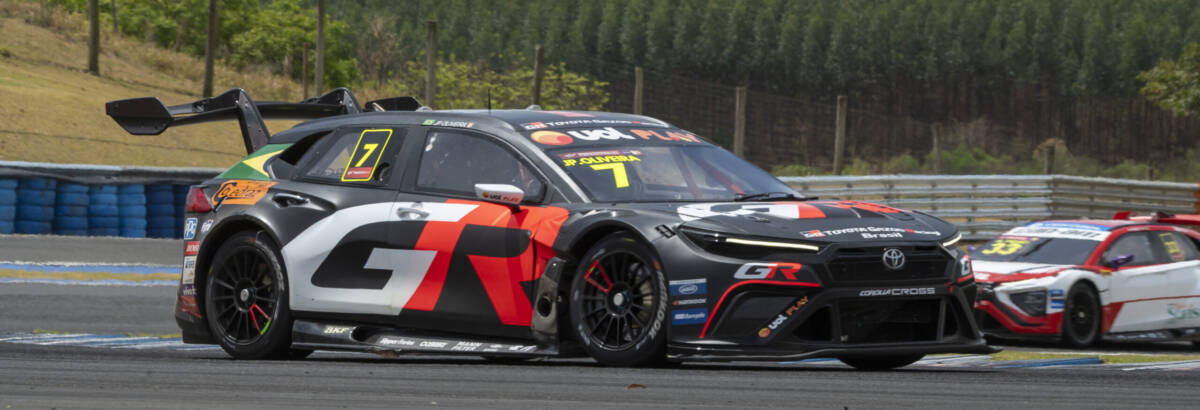 JP de Oliveira vai ao Q3 e garante sétimo lugar no grid da Stock Car no Velocitta com a TOYOTA GAZOO Racing