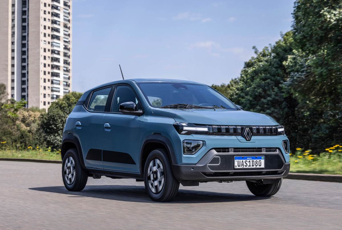 Renault Kwid E-Tech 2026 chega reestilizado por R$ 99.990 para brigar com BYD Dolphin Mini
