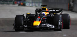 Verstappen lidera F1 pós-férias, e McLaren sofre